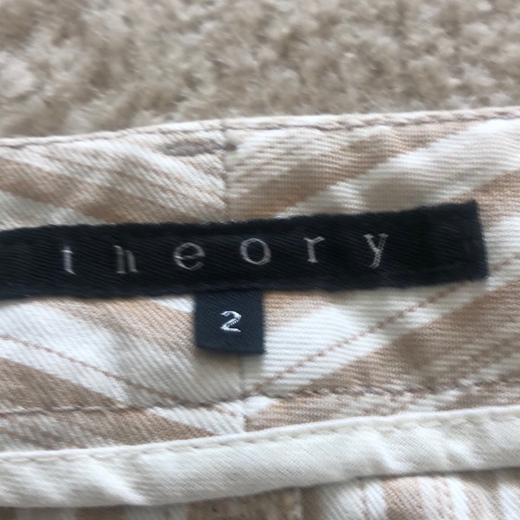 Mini skirt - Picture 2 of 3